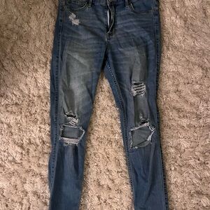 Hollister Distressed Skinny Jeans in Blue